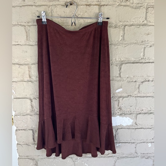 High-Low Ruffle Edge Skirt - Picture 4 of 4